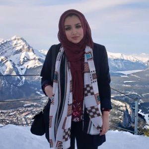 Meet your Posher, Akila